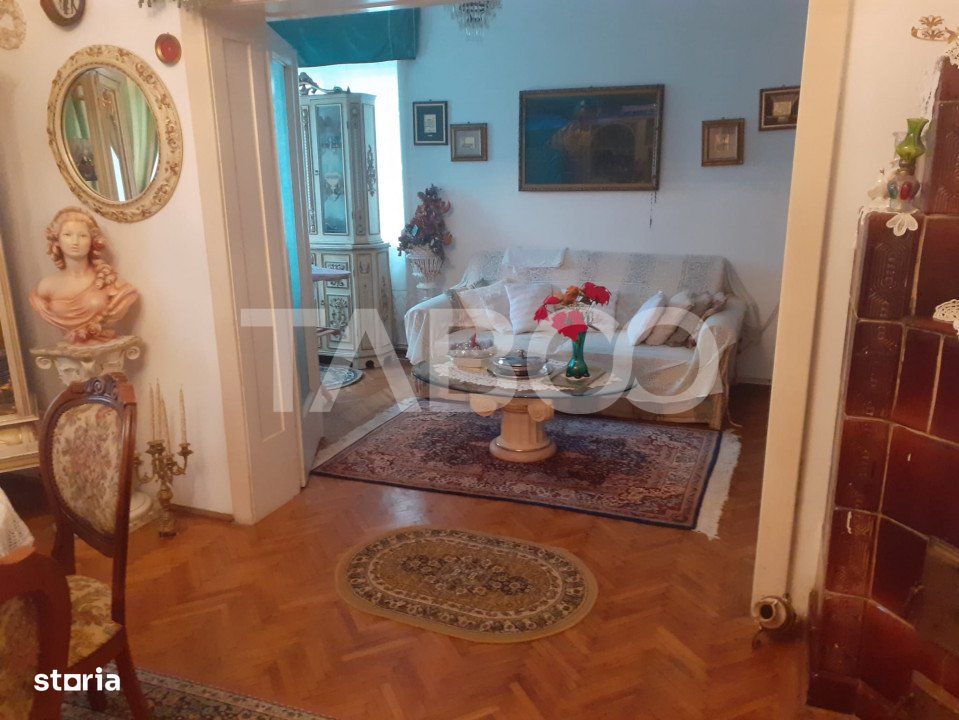 Casa de vanzare cu 8 camere in Fagaras judetul Brasov