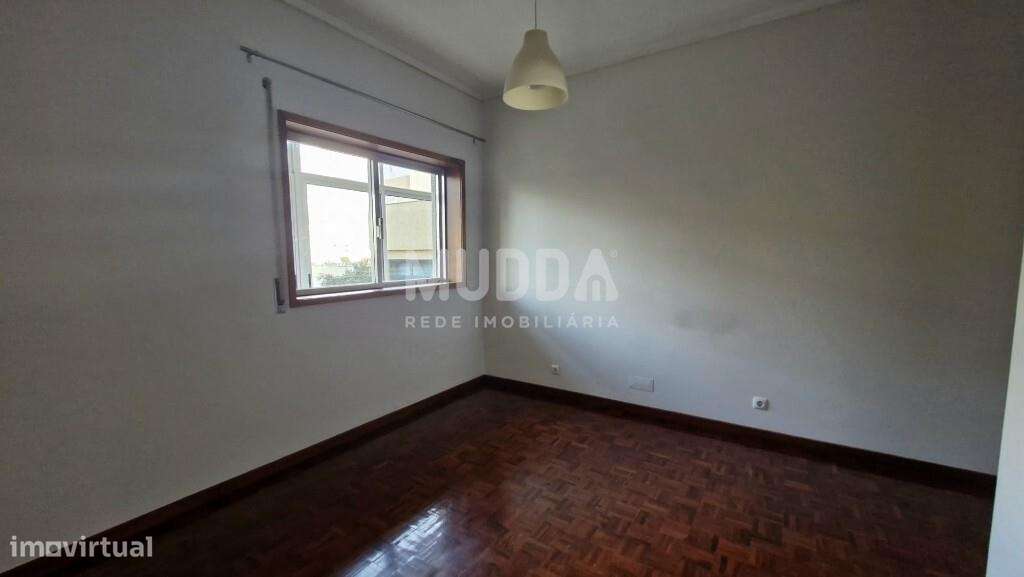 T4 com garagem | Habitação Própria ou Investimento  | Localização exce-13