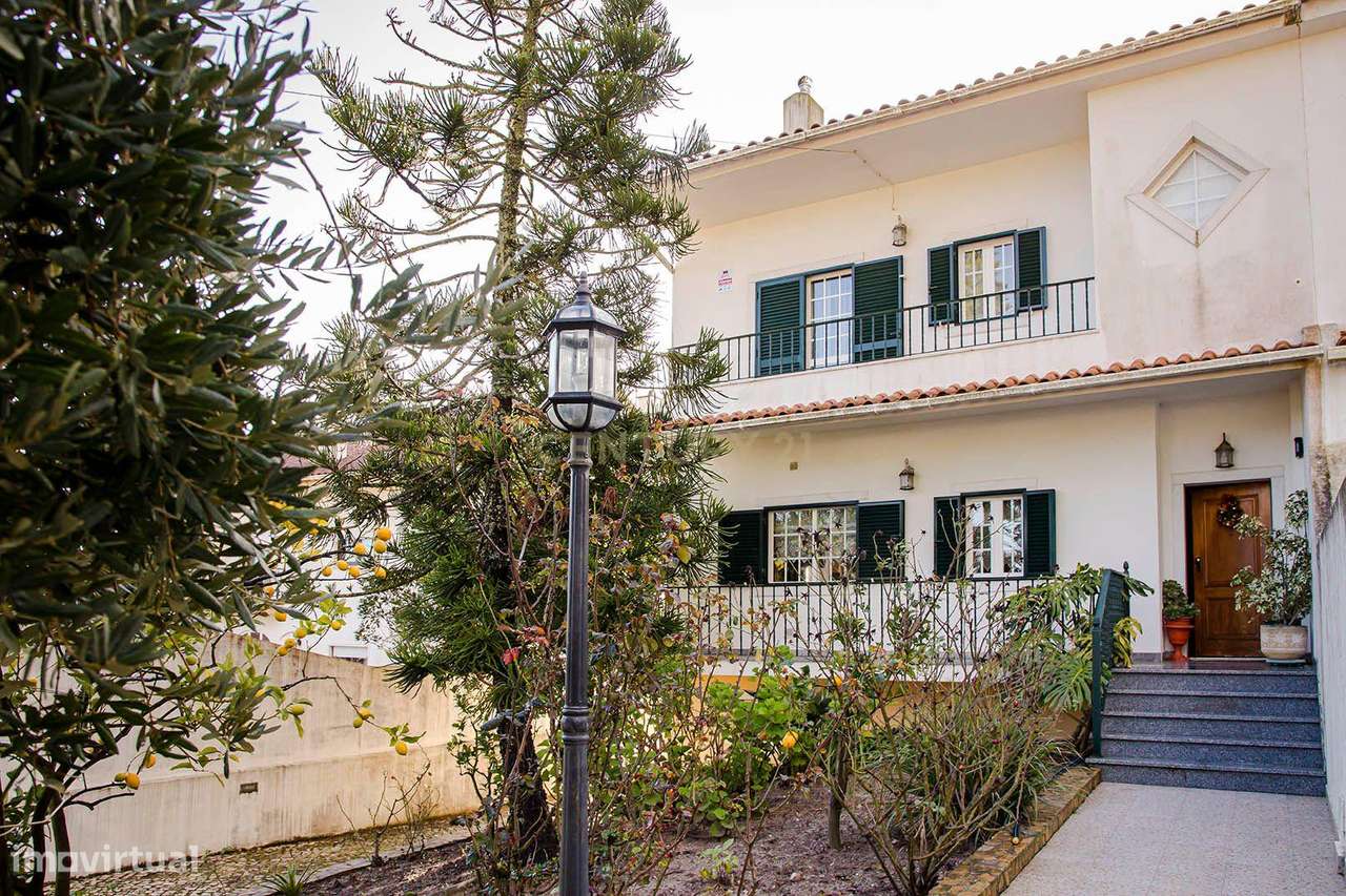 Moradia T5 com piscina e jardim em Rio de Mouro Paiões lote de 830 m² - Grande imagem: 5/29