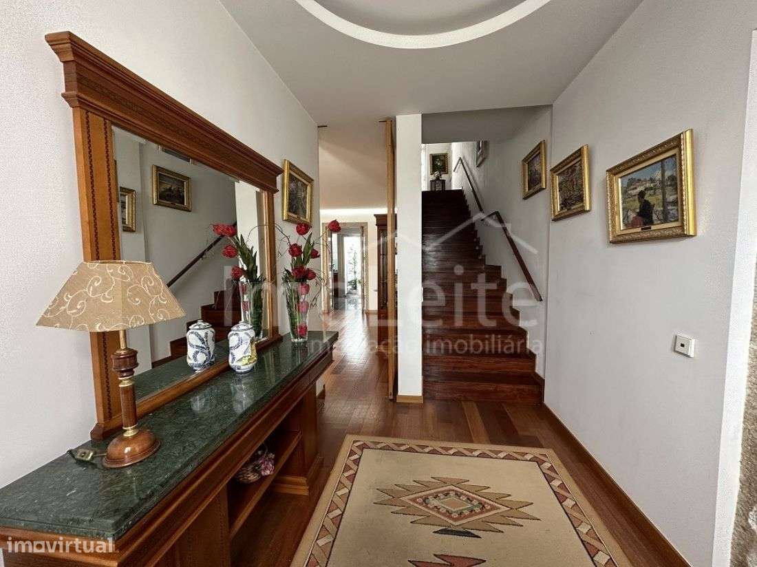 Moradia T5 Póvoa de Varzim Praça do Almada - Grande imagem: 4/37