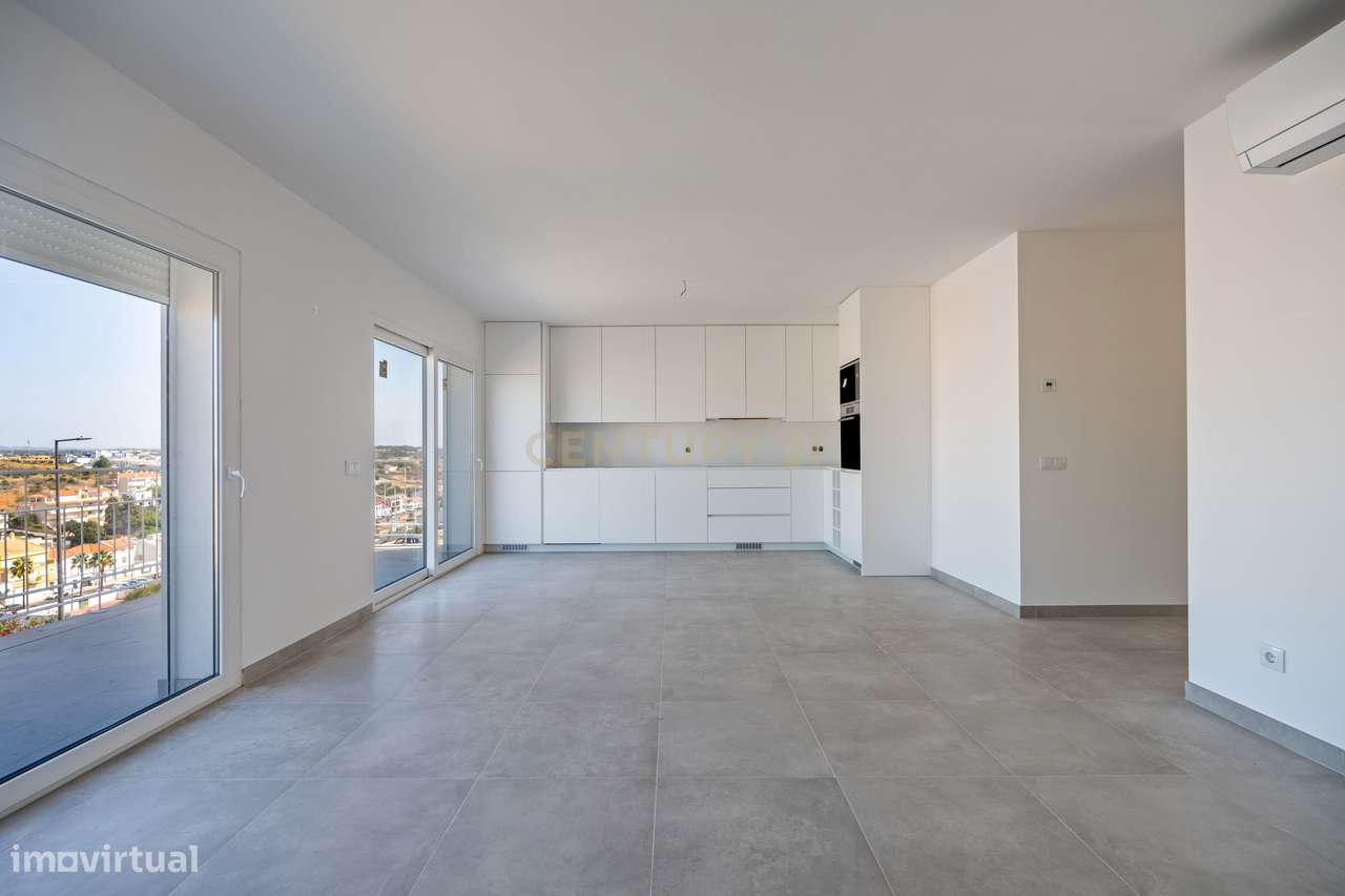 Apartamento T2+ Sótão habitável  Duplex em Ferragudo – onde o rio enco - Grande imagem: 2/25