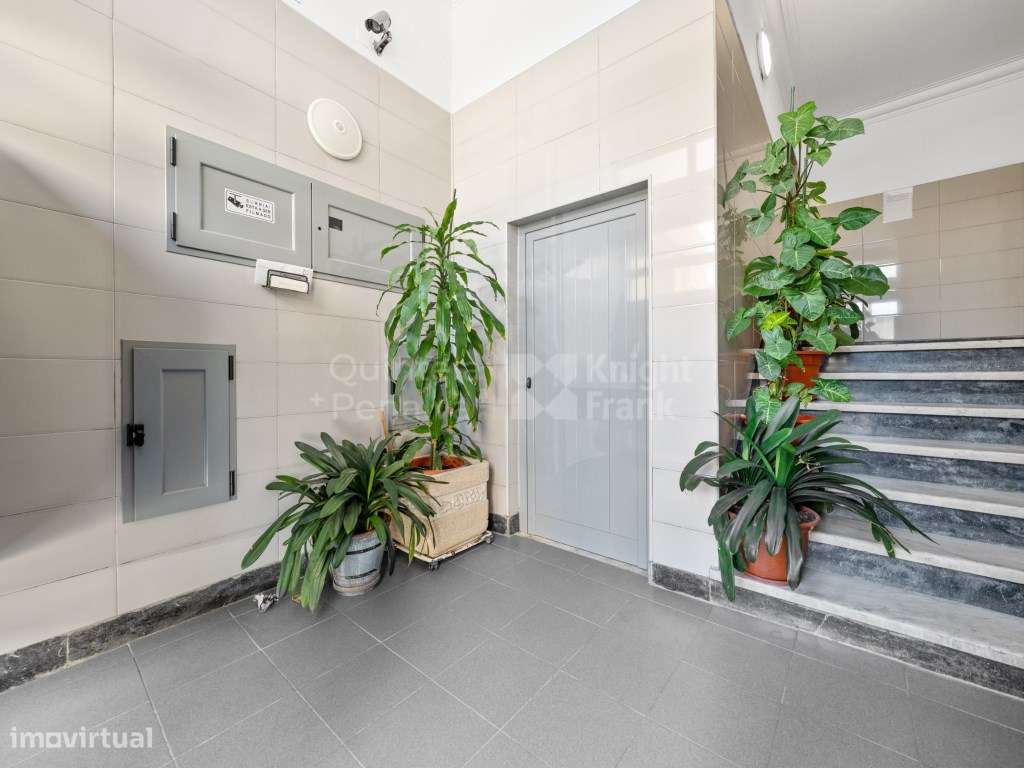 Apartamento T2 remodelado para venda em Verderena, Barreiro-21