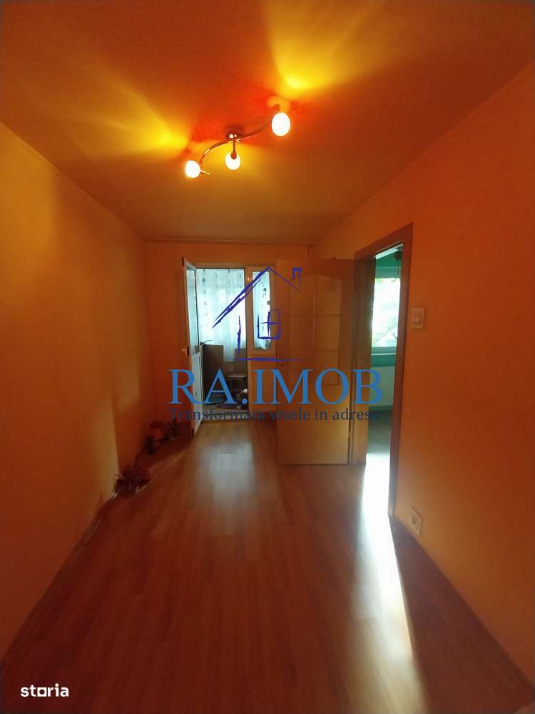 Apartament 3 camere, et 1/4, Malu Rosu - 63000 euro negociabil - Imagine principală: 4/12