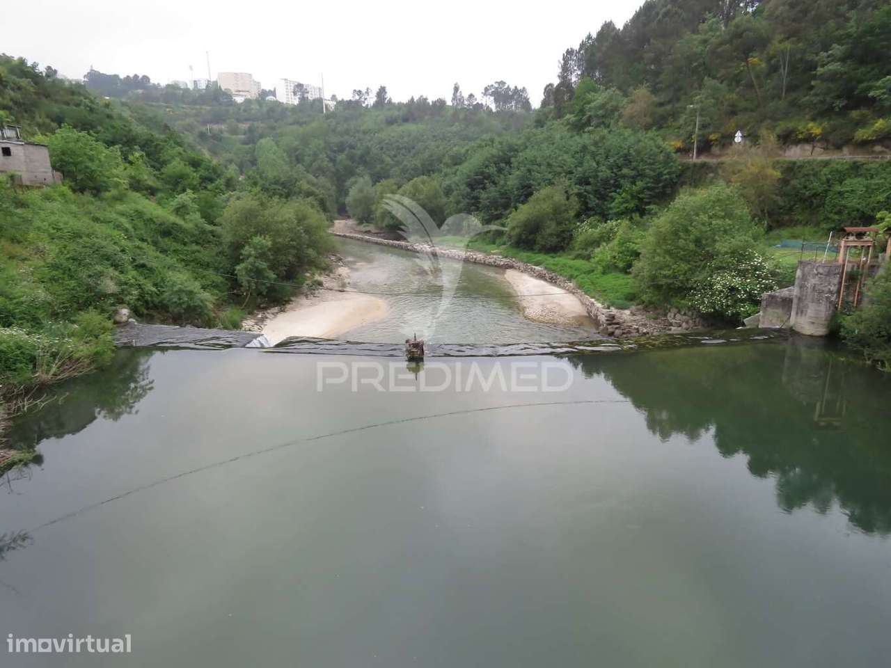 Terreno – 24.000 m²  com Frente de Rio, ancoradouro e pequena praia - Grande imagem: 3/13