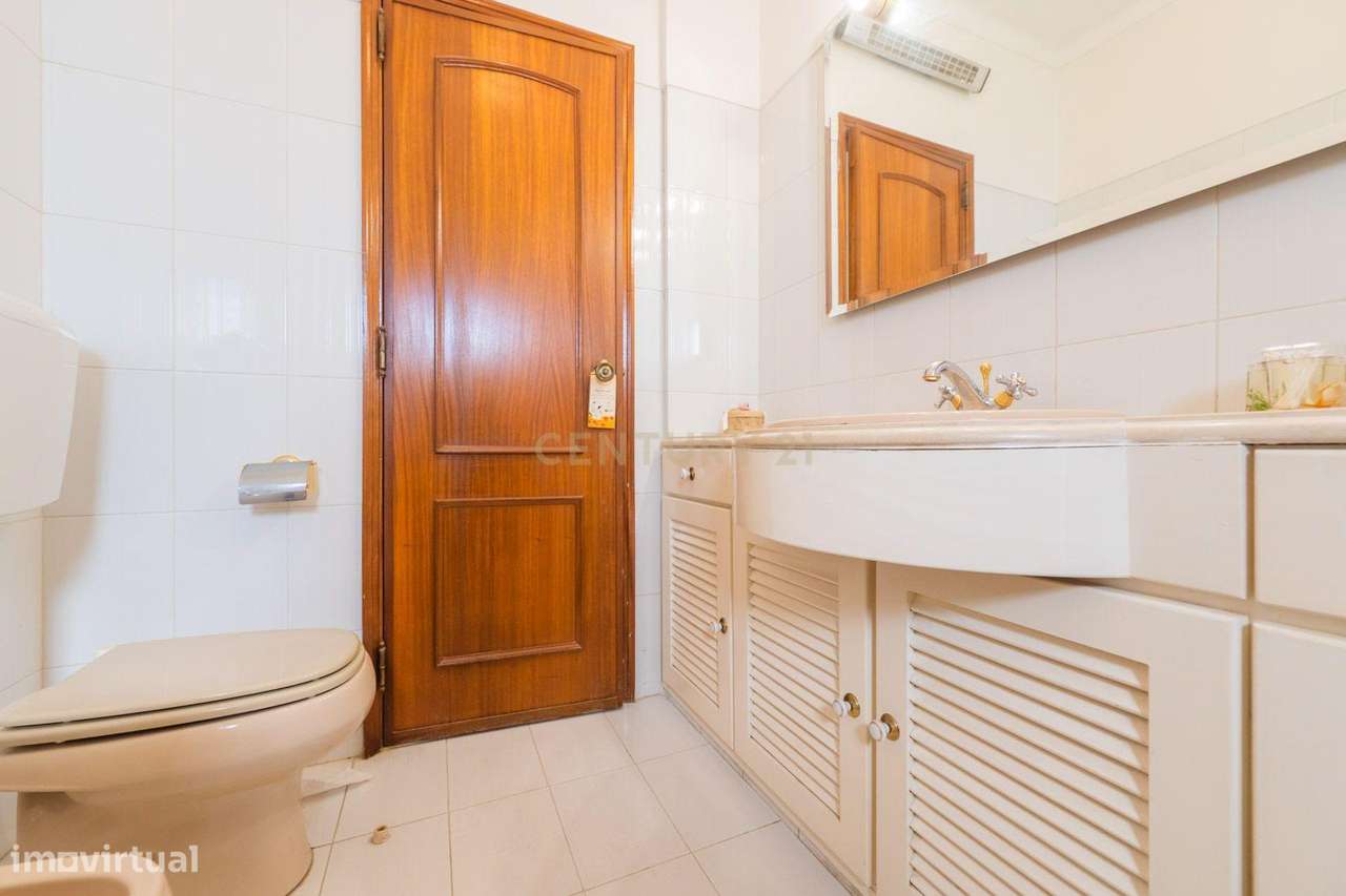 Excelente T4 c/Box | São Domingos de Rana-43