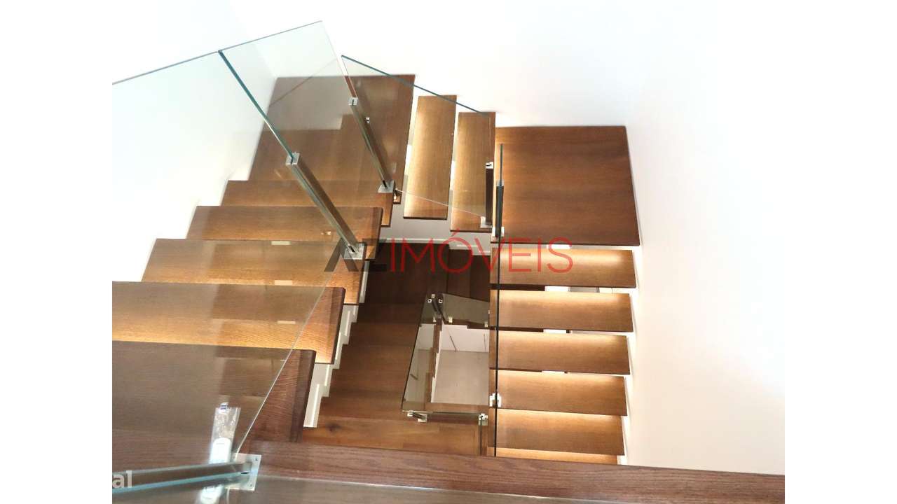 MORADIA NOVA T4 NO CENTRO DE LEIRIA-25