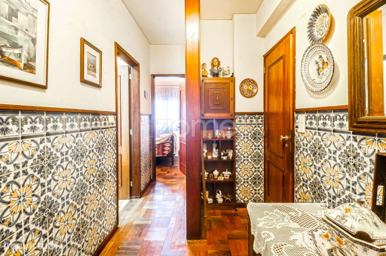 Moradia T4 (dois apartamentos T2), Senhora da Hora, Matosinhos - Grande imagem: 4/48