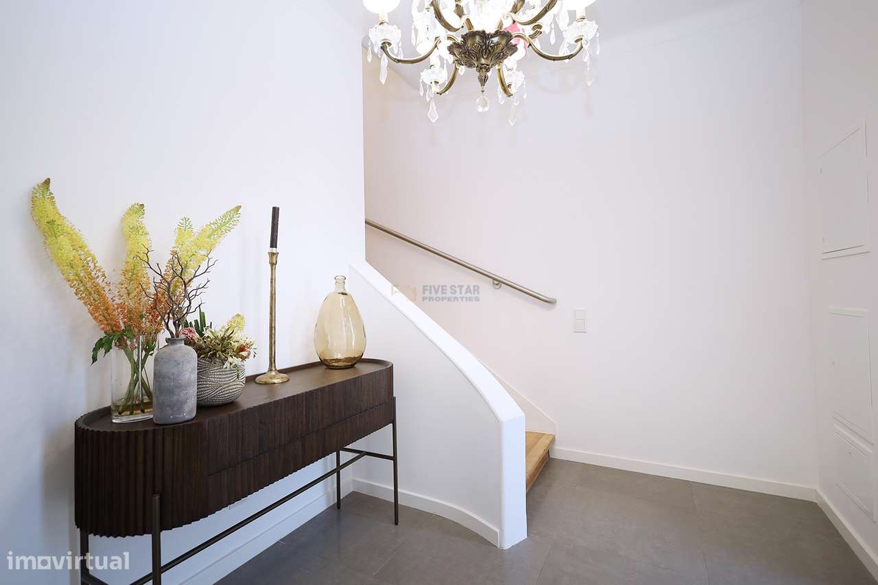 Moradia T5 - Renovada - Caxias - Piscina - Grande imagem: 5/59