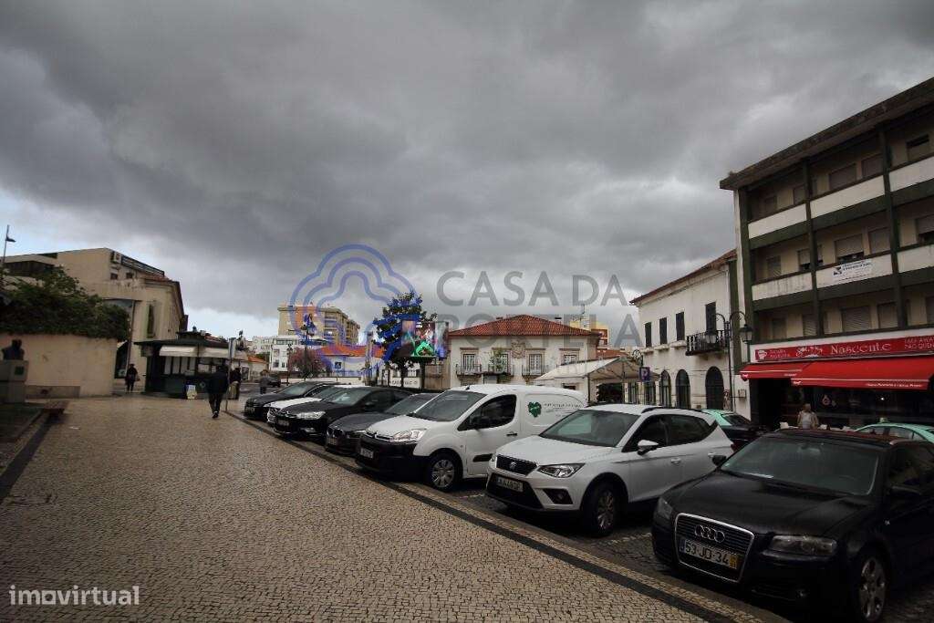 Apartamento T2, num 3º andar com varandas e Ar Condicionado, no centro - Grande imagem: 4/20