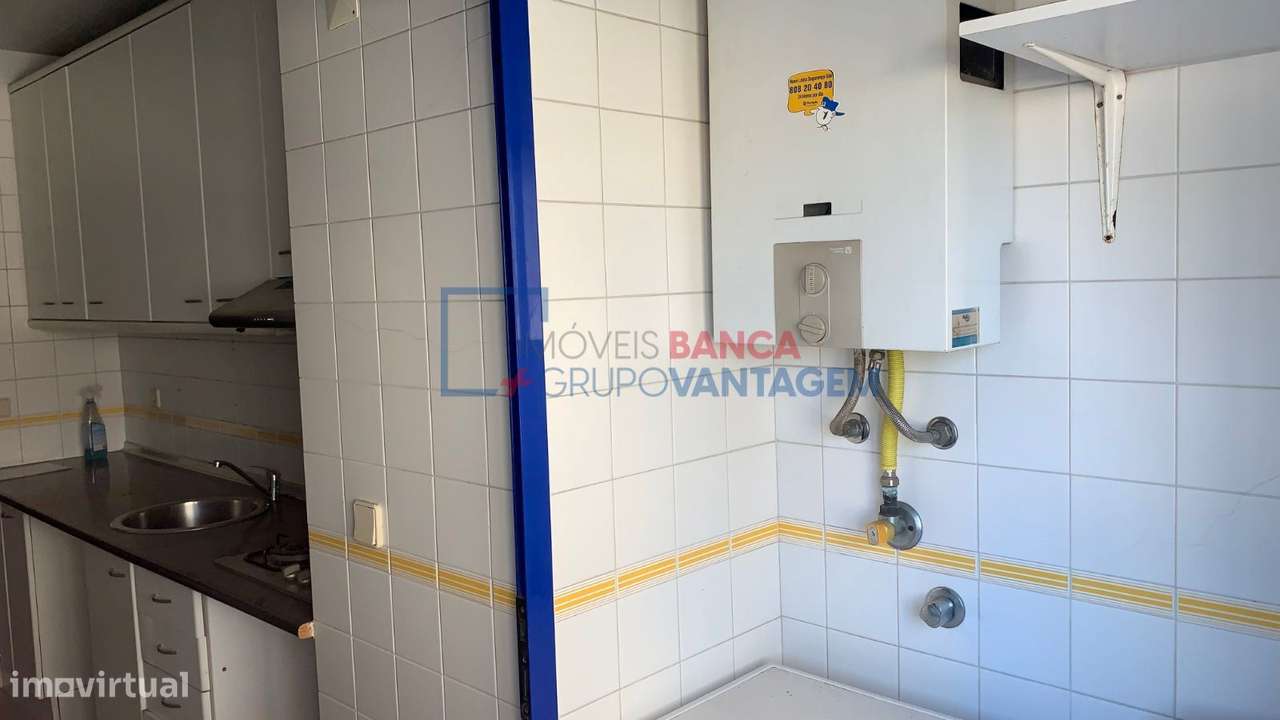 Apartamento T2 + Lugar de Garargem - Grande imagem: 3/16