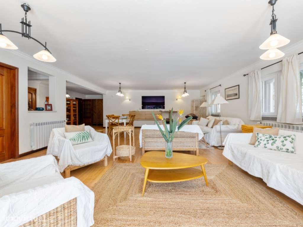 Moradia Isolada com 3 pisos, piscina, court de ténis-30