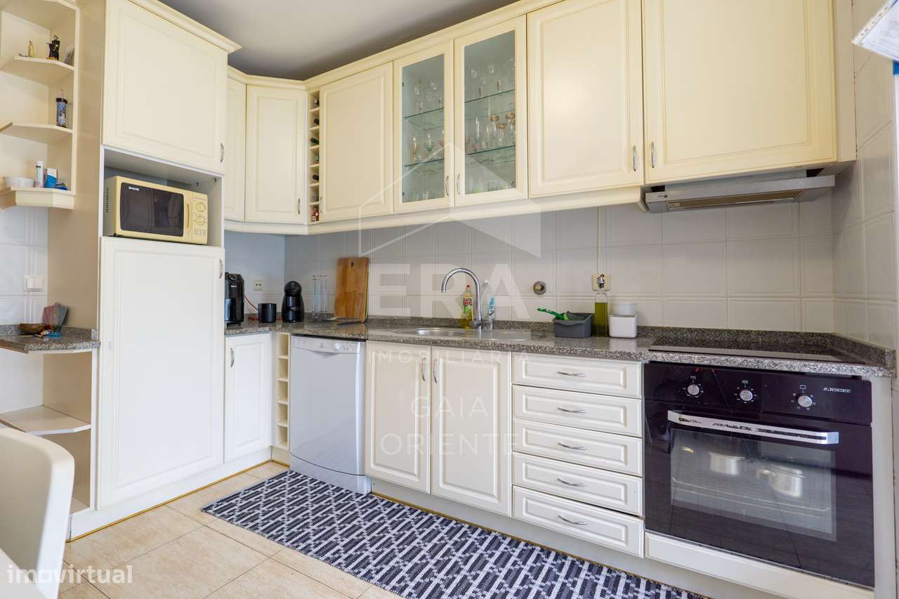 Apartamento T2+1 com Garagem em Grijó-12