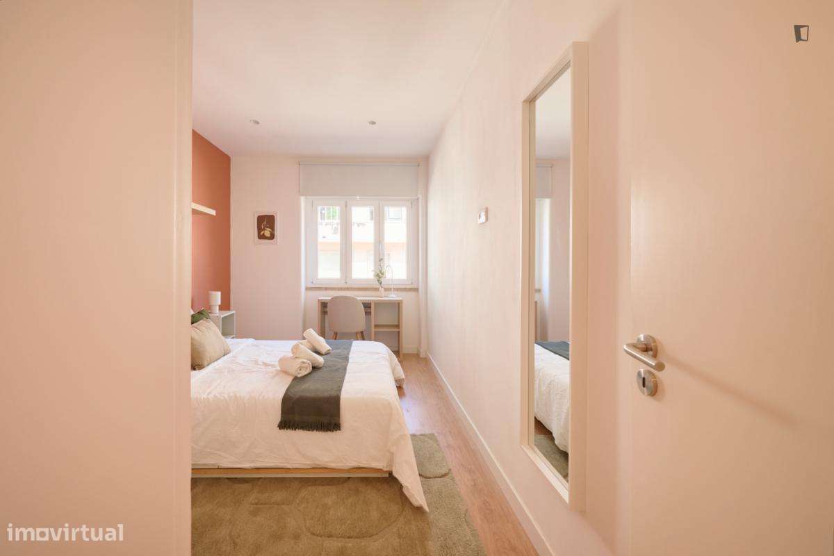 Quarto - localizado em Alameda Lisbon - Grande imagem: 2/44
