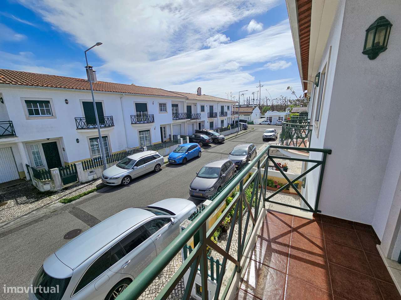 Moradia T5 com terraço e garagem, pronta a habitar-23