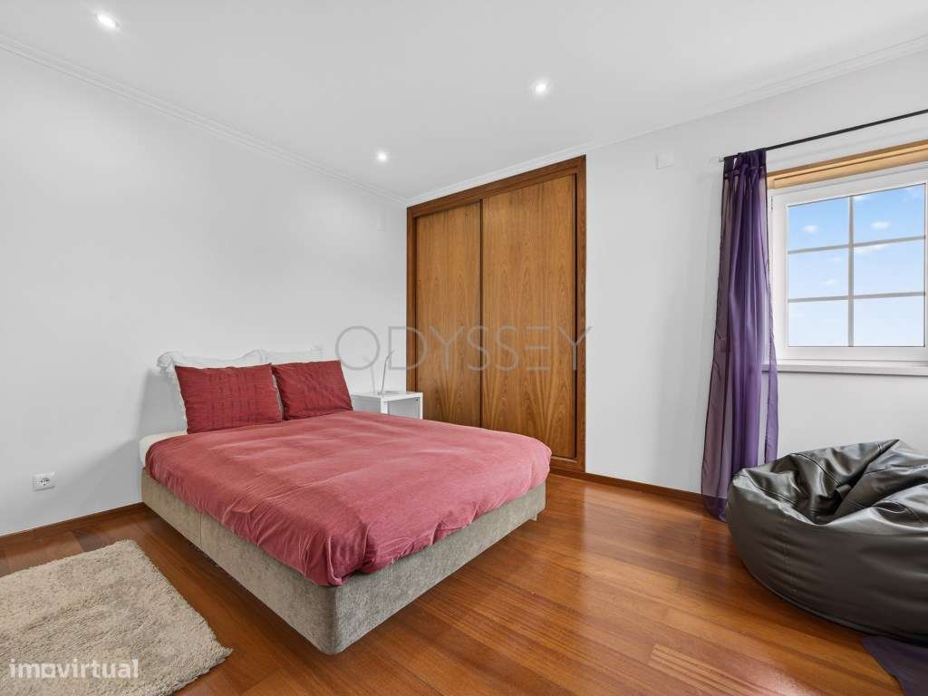 Villa T3 com piscina e vistas panorâmicas aninhada na aldeia histór...-31