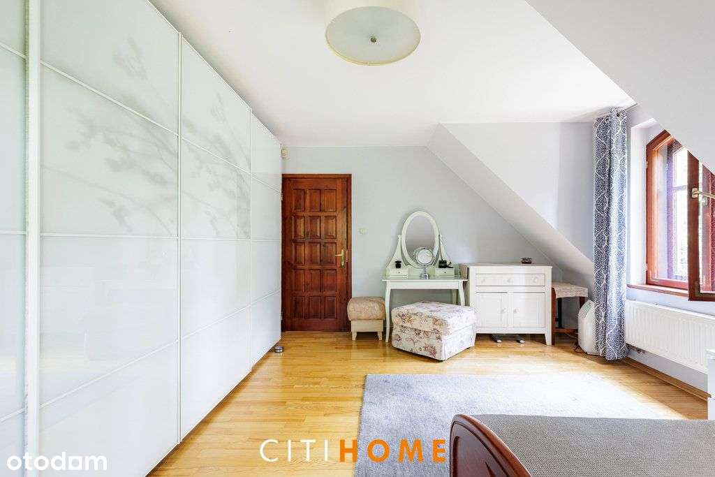 Dom typu dworek w zielonym Józefowie-6