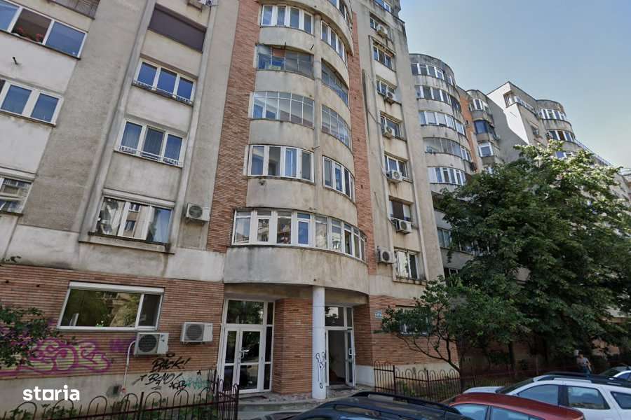 Apt 3 camere decomandat cu suprafete generoase 2 bai hol spatios bucatarie patrata, Bloc Stradal Pozitionat La 3-4 Minute De Metroul Muncii