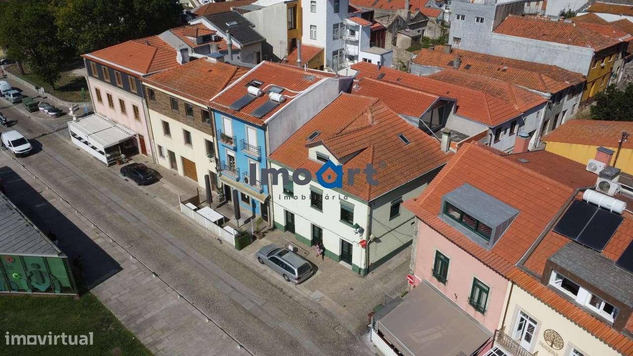 Prédio misto em frente ao Rio e Marina de Vila de Conde, com projeto-7