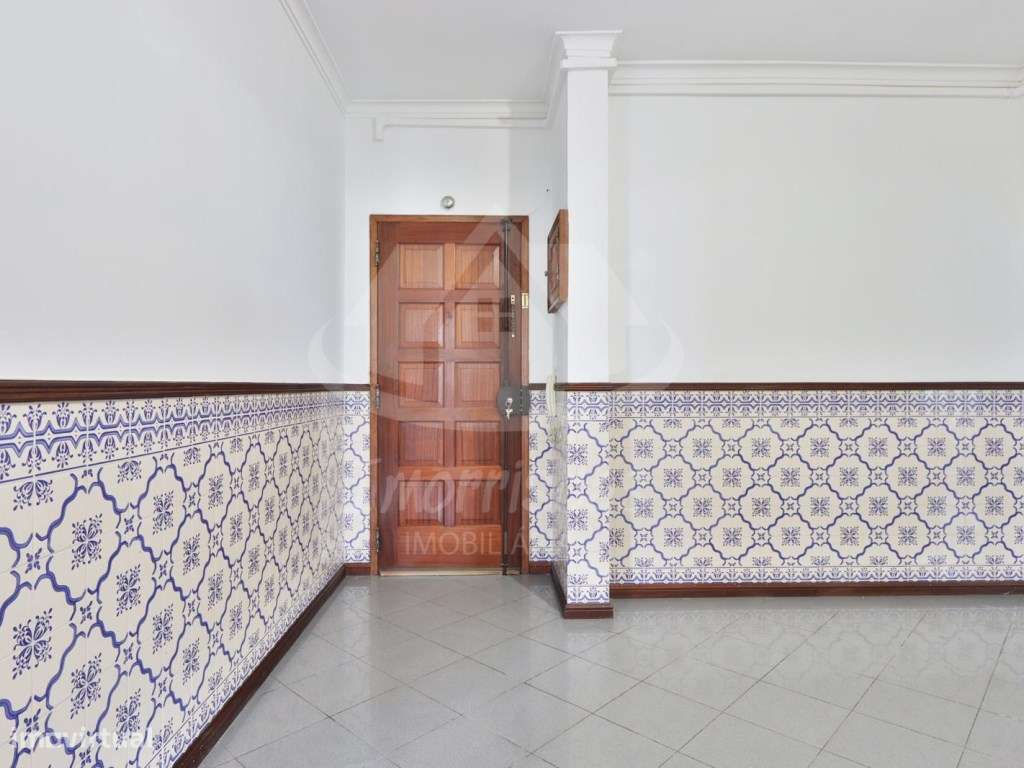 Apartamento T3 junto à Estação de Comboios de Rio de Mouro - Grande imagem: 5/25