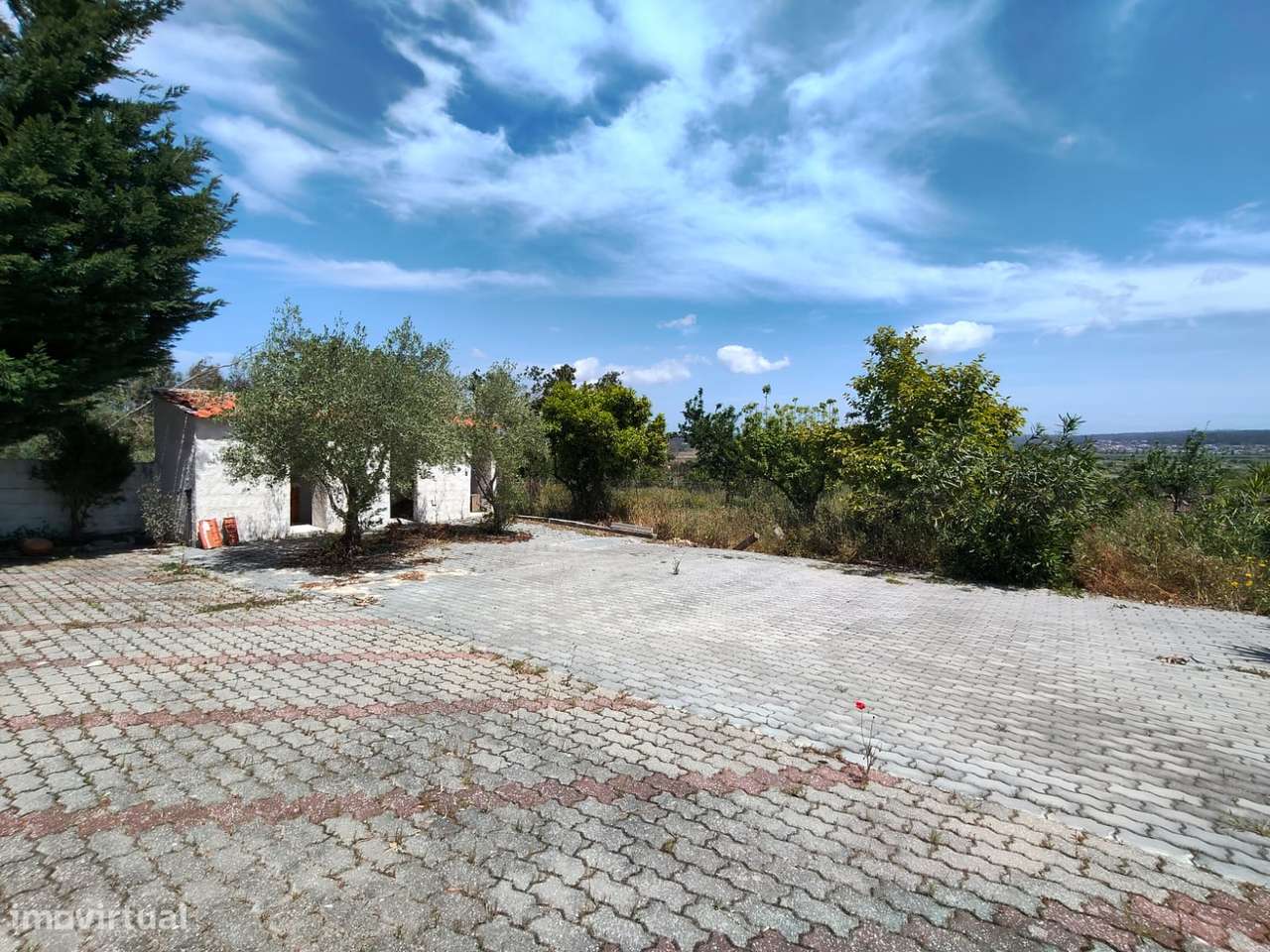 Moradia T3+3 isolada / Terreno / Poço / Carvide / Leiria-17