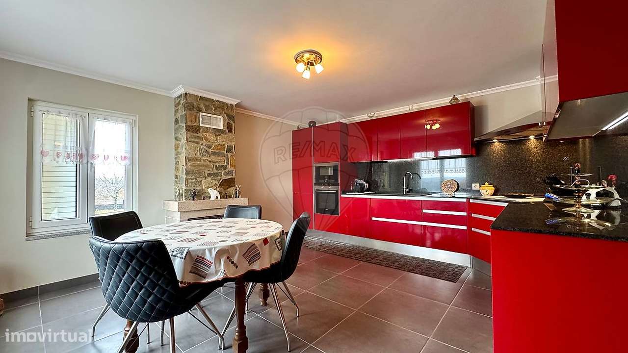 Moradia T4 para venda-6