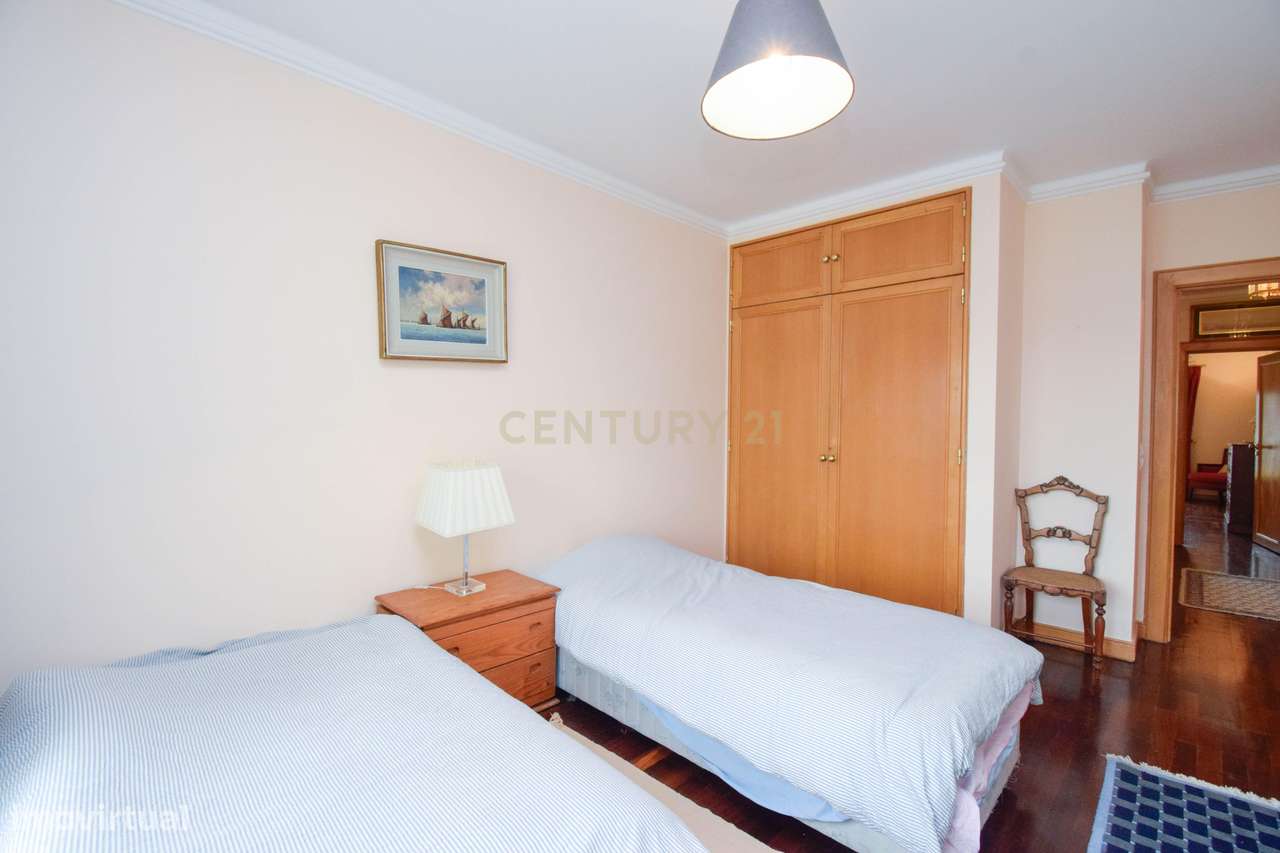 T2 com varanda, garagem e arrecadação – Cascais | Rua João Infante-20