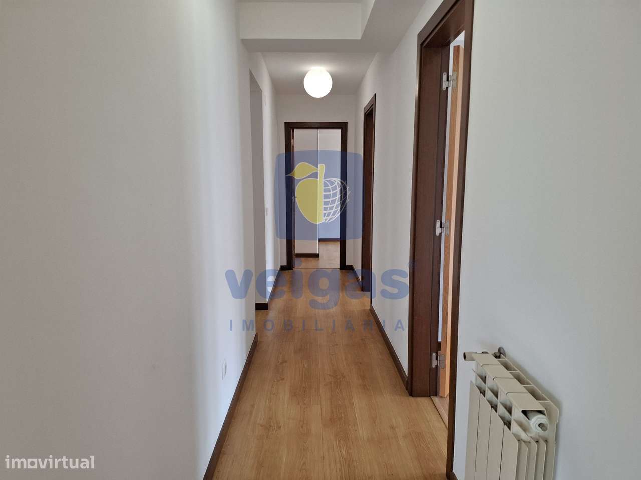 Apartamento T3 remodelado com terraço panorâmico, garagem e elevador,-20