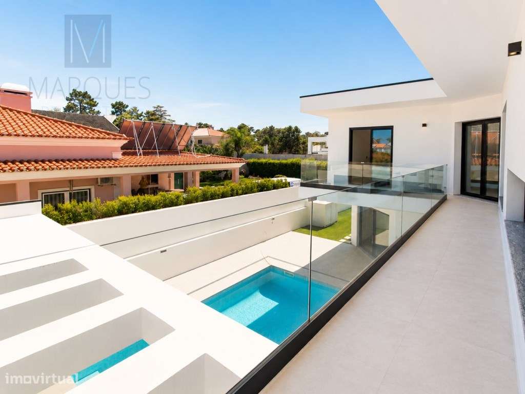 Moradia Isolada T4 com 3 Suites, Jardim e Piscina na Verdizela-33