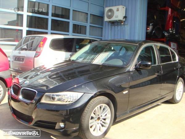 BMW 320d 2009 para peças - 2