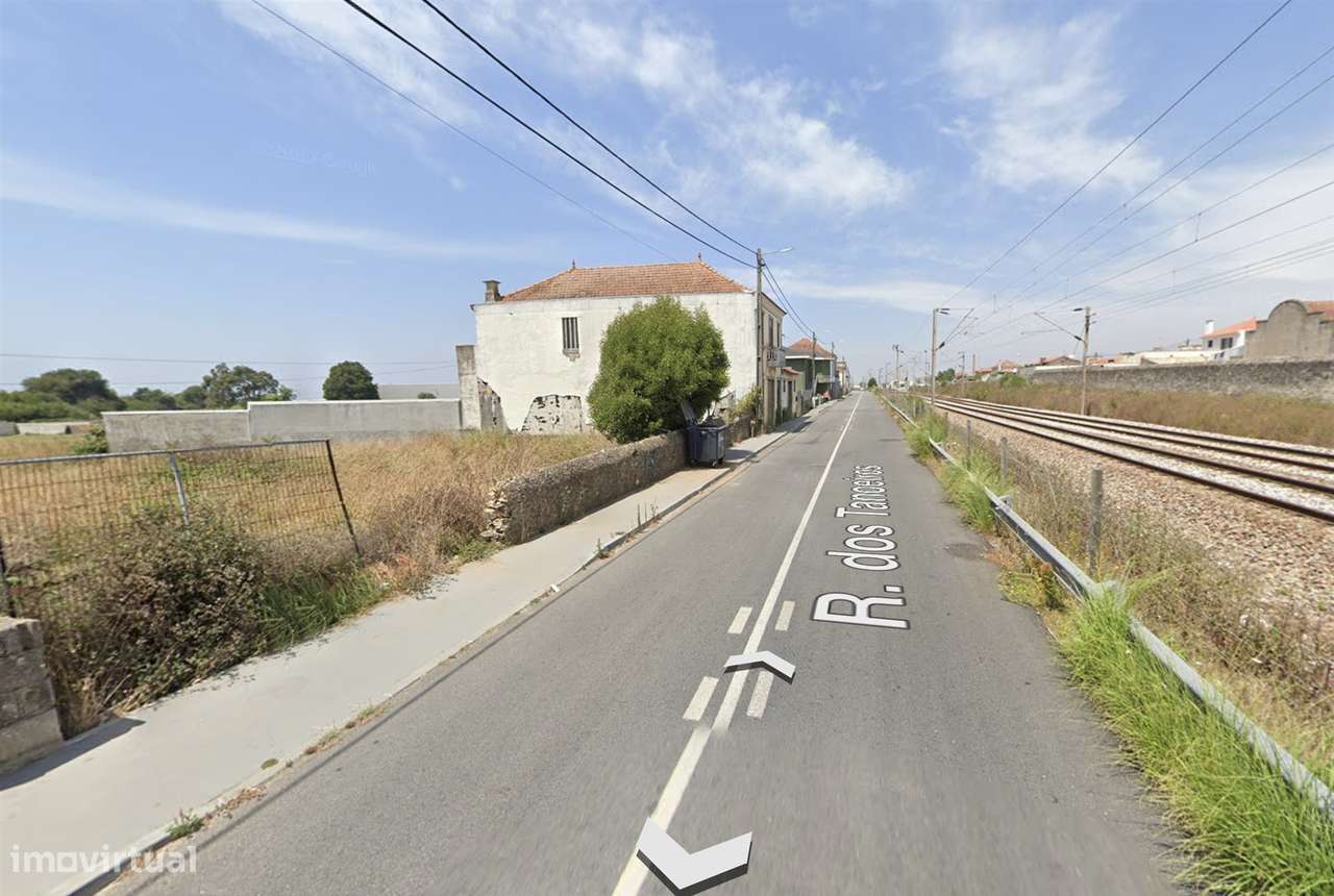 Terreno Rústico - 2.000 m² e 21,5 m de Frente | Próximo da Estação de - Grande imagem: 2/4