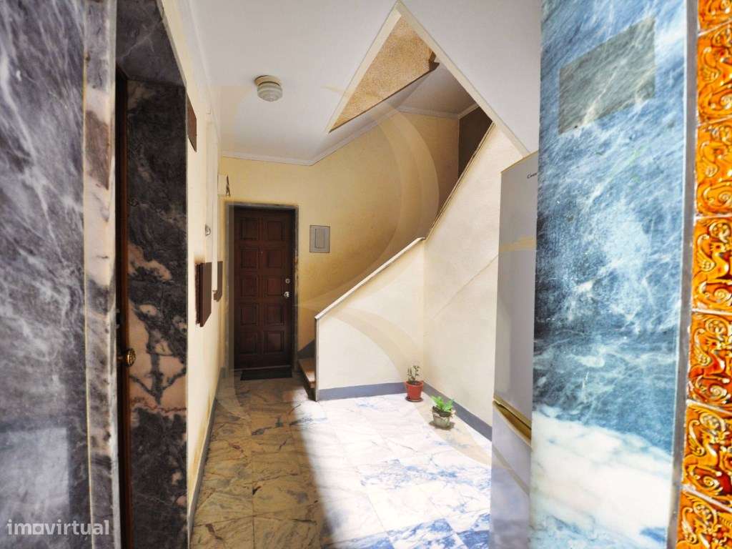 Apartamento T2 Totalmente remodelado em Almada-20