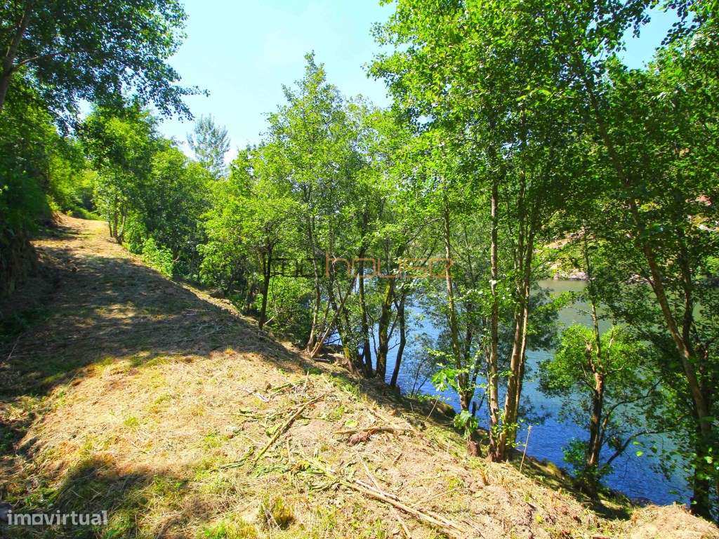 Quinta com frente de Rio Douro-24