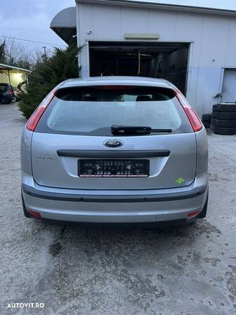 Ford Focus 1.6 16V Style - 10