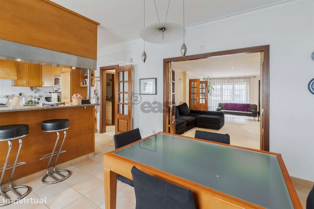 Moradia T5 com excelentes areas - Grande imagem: 3/25