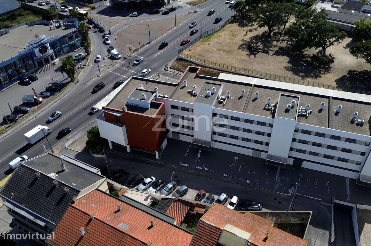 Apartamento T3 em Paio Pires-34