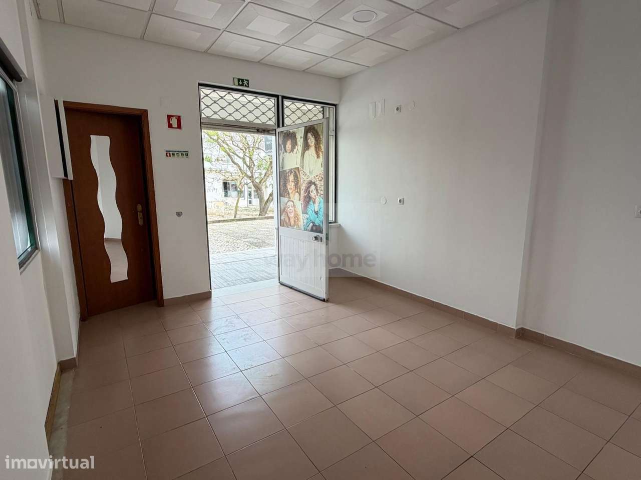 Espaço comercial | Venda | Outeiro de Polima | São Domingos de Rana-11