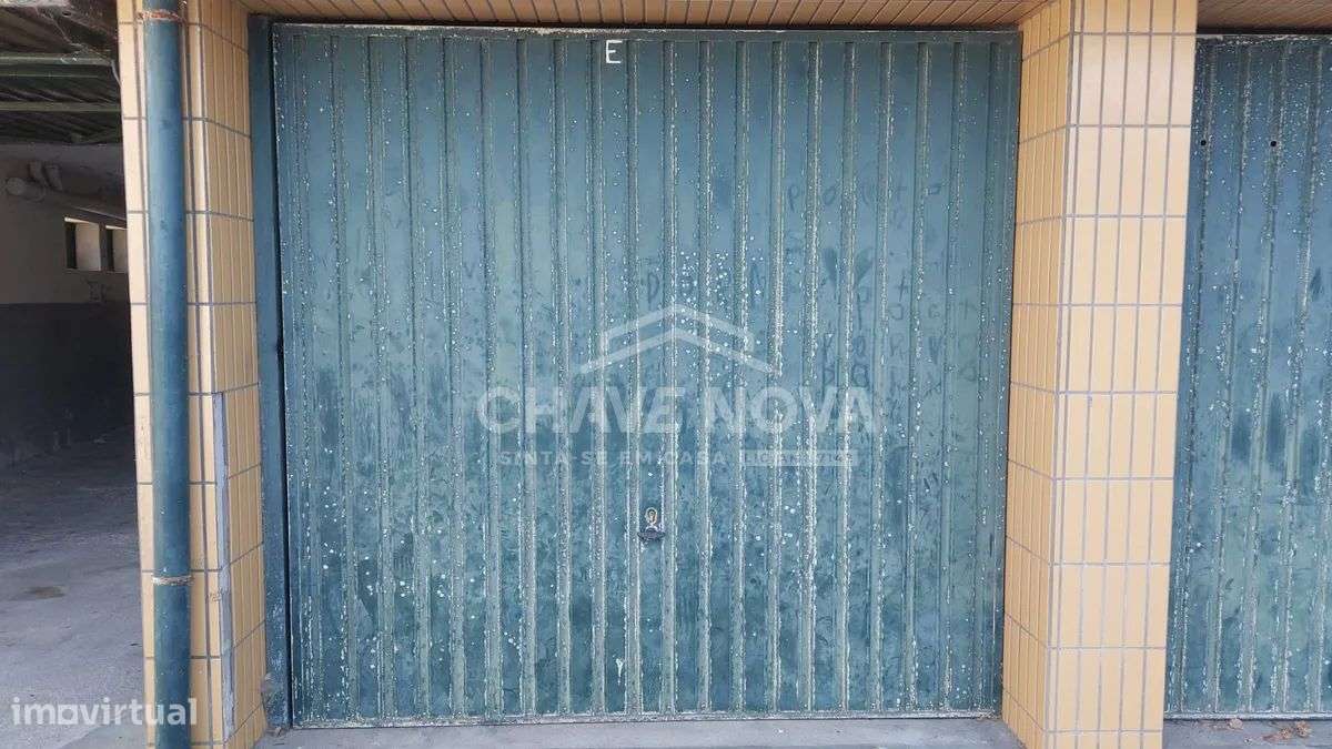 T2 Último Piso c/ Terraço e Garagem Box em S. Félix da Marinha-7