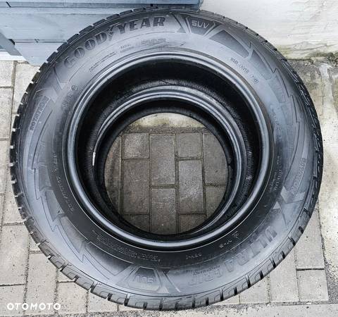 Goodyear Ultra Grip Performance G1 SUV 235/65R17 108 H - 4