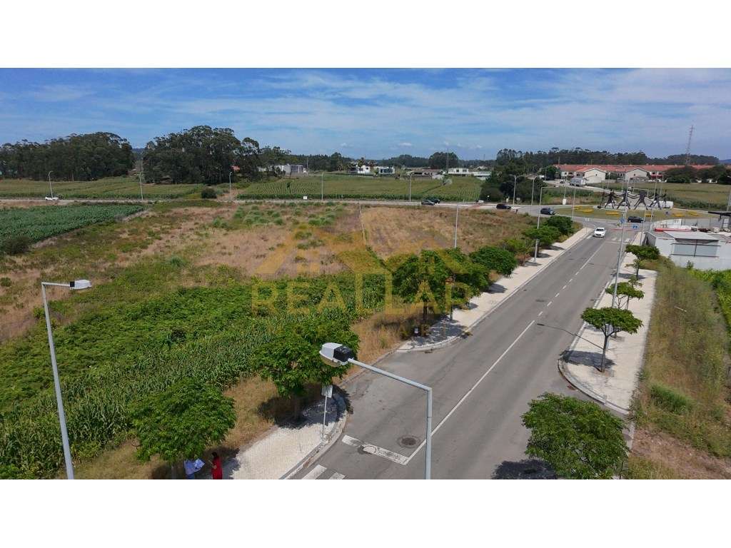 Excelente Oportunidade de Investimento: Terreno para Construção em ...-20
