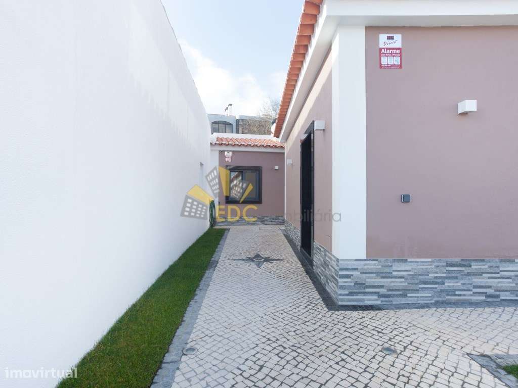 Moradia T2+1 | Localizada em São Domingos de Rana | Não perca a opo...-18