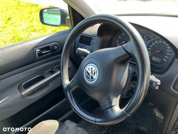 Volkswagen Bora 2.3 V5 - 13