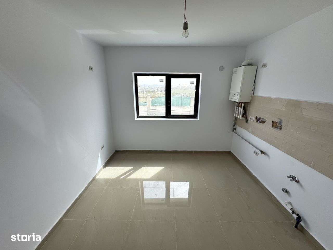 5 camere! 1100 mp teren! CANALIZARE! Vila Valea Lupului - Imagine principală: 4/9