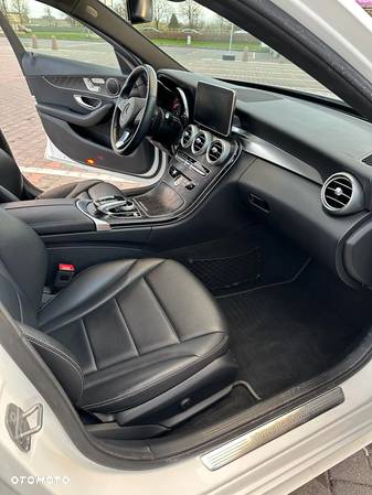 Mercedes-Benz Klasa C 300 4MATIC 9G-TRONIC - 14