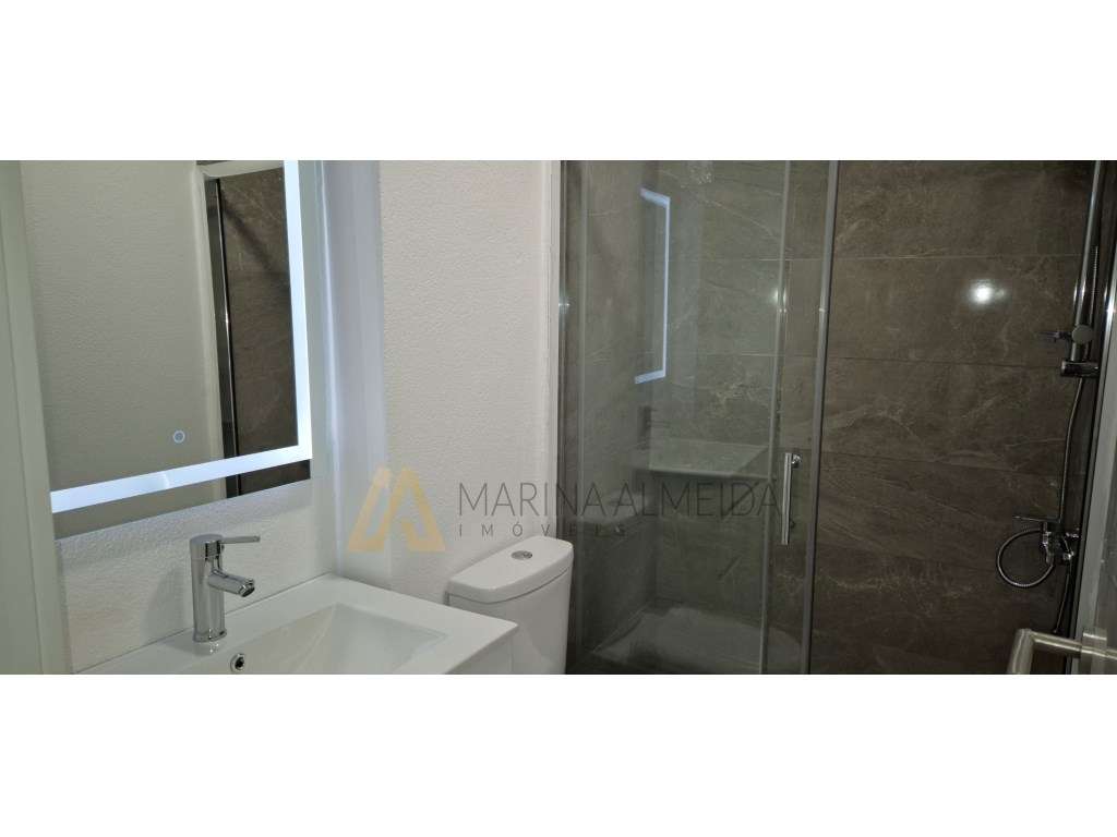 Moradia térrea T1+1 totalmente remodelada de raiz, acabamentos mode...-7