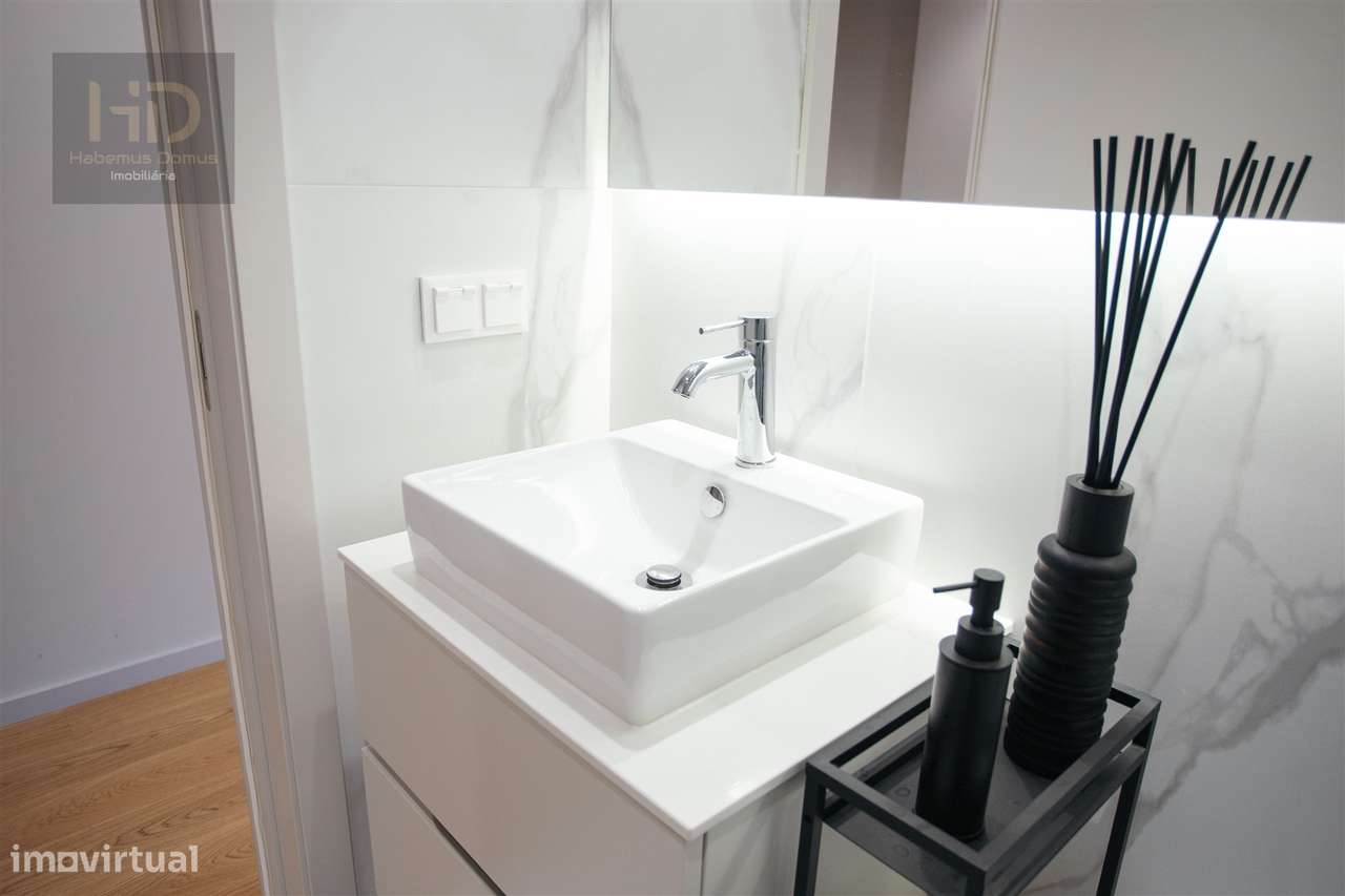 Apartamento T4 com vistas de mar e rio-10