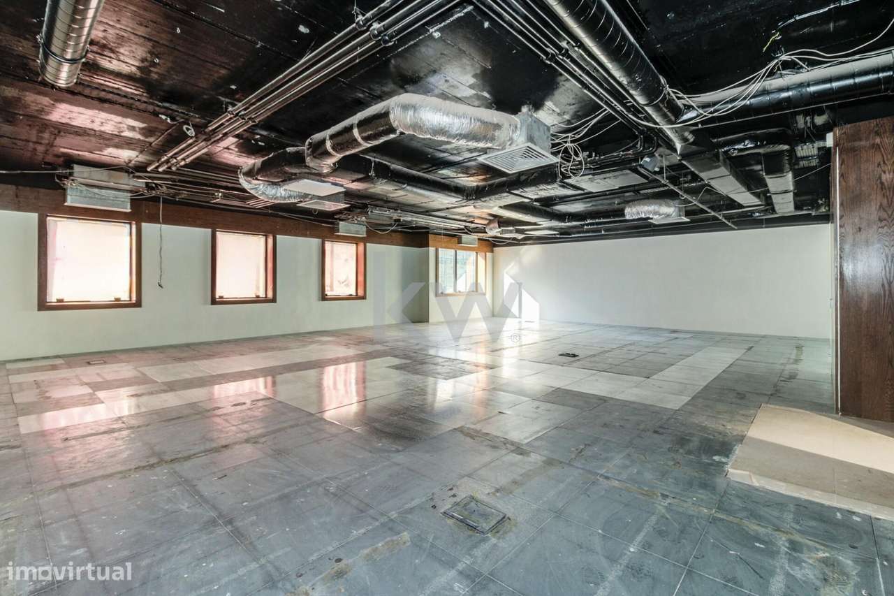 Escritório open-space com 155m2, situado em Edifício de prestígio, na - Grande imagem: 2/17