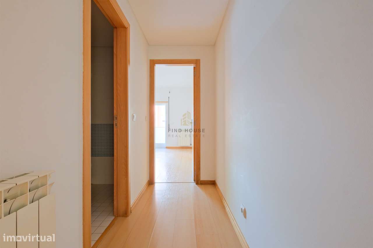 Vende-se T1 com garagem no Parque de São Domingos, em São Domingos de-12