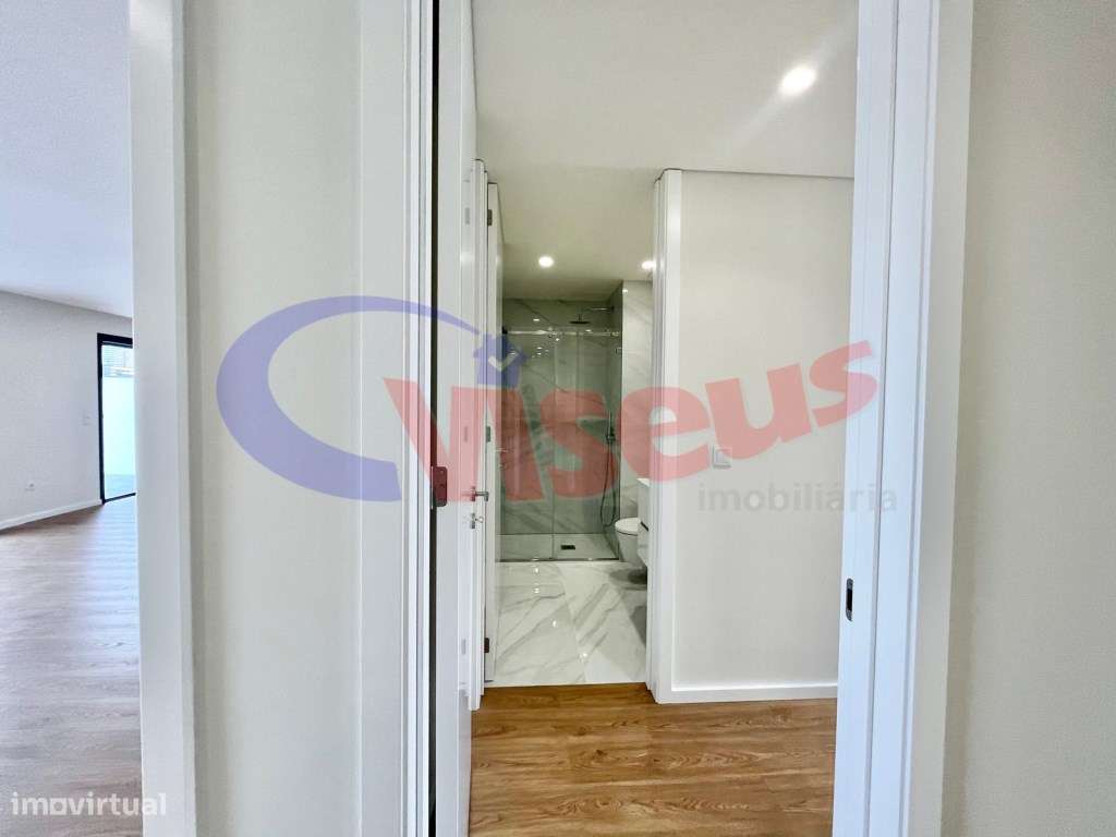 Apartamento T3 Penthouse Coimbrões-26