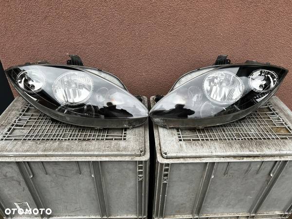 Lampa przednia SEAT ALTEA LEON II TOLEDO III KOMPLET EUROPA ORYGINAL VALEO - 1