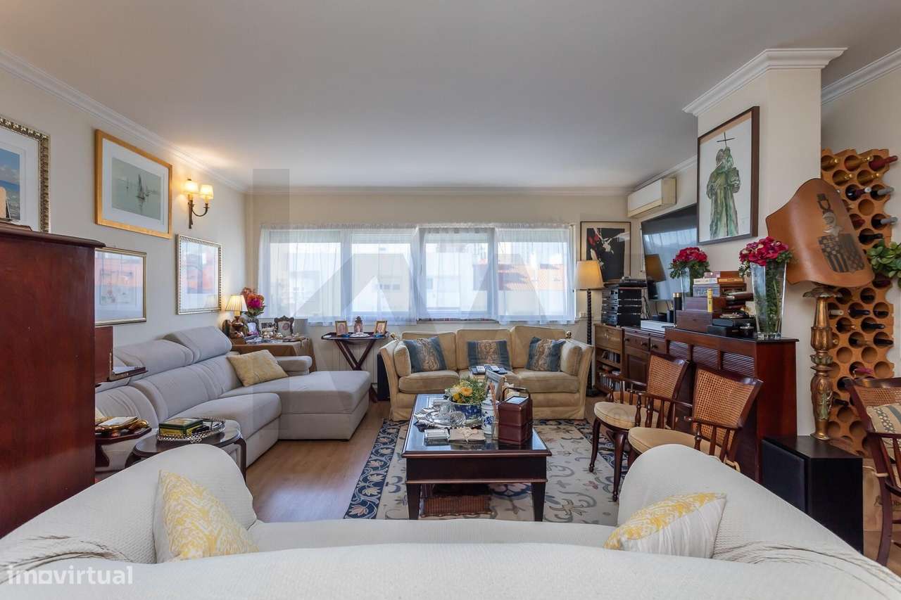 Apartamento T4 Triplex com Terraço de 140 m2 | Centro de Carnide - Grande imagem: 2/60